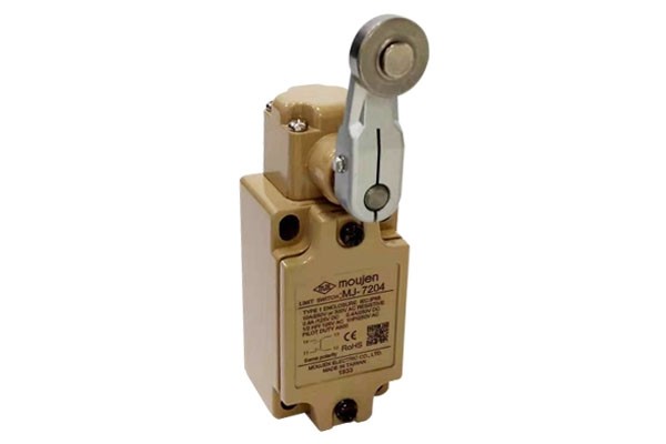 MOUJEN MJ-7204 roller-lever limit switch, front view